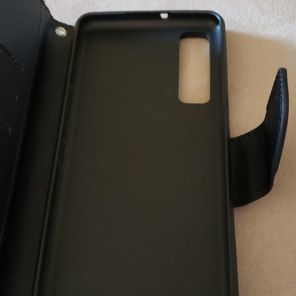 Cell Phone Case. - Picture 3 of 8